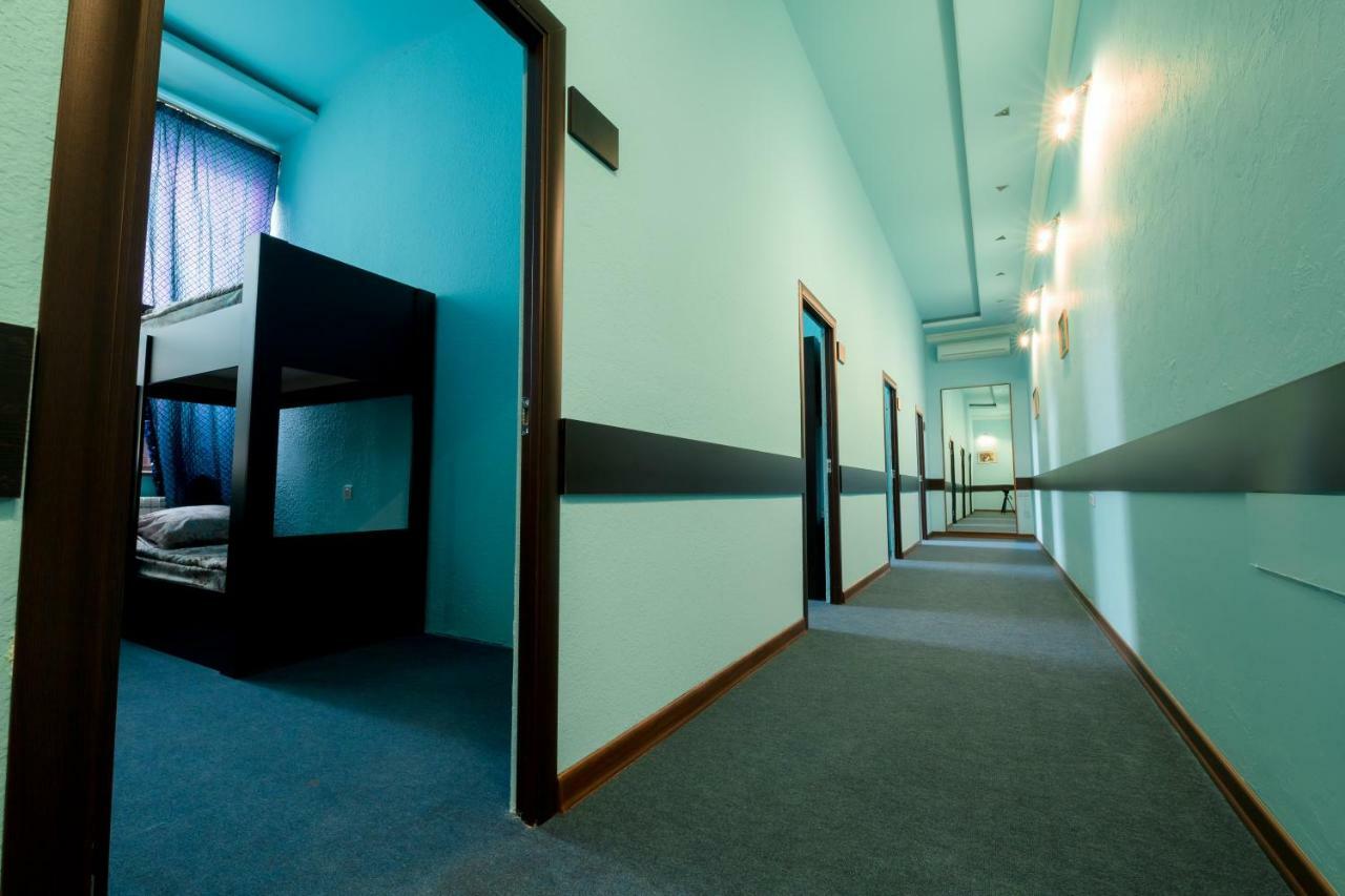 Aygestan Hostel Yerevan Bagian luar foto