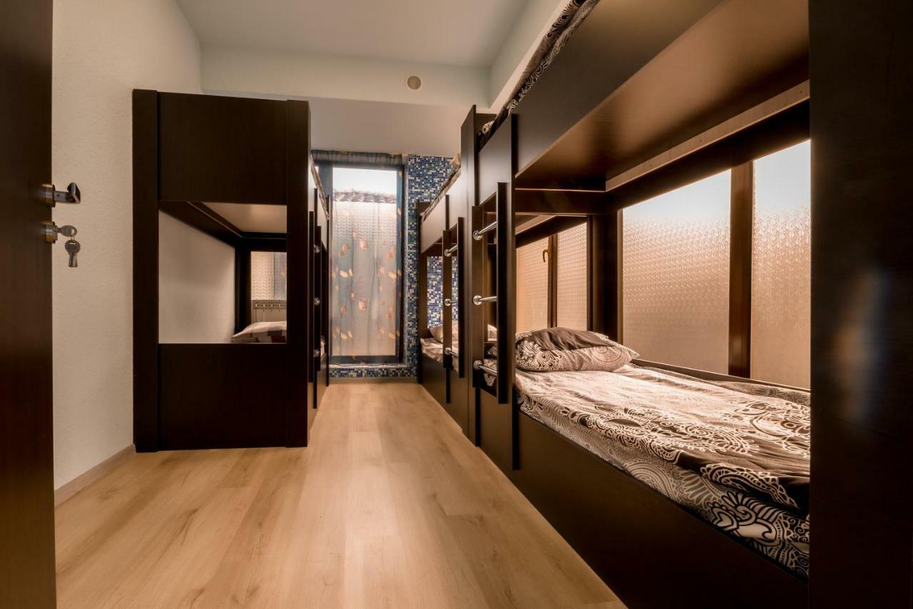 Aygestan Hostel Yerevan Bagian luar foto