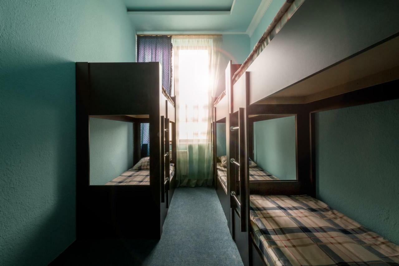 Aygestan Hostel Yerevan Bagian luar foto