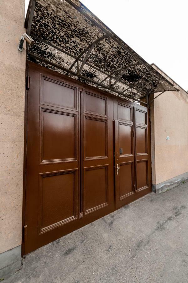 Aygestan Hostel Yerevan Bagian luar foto